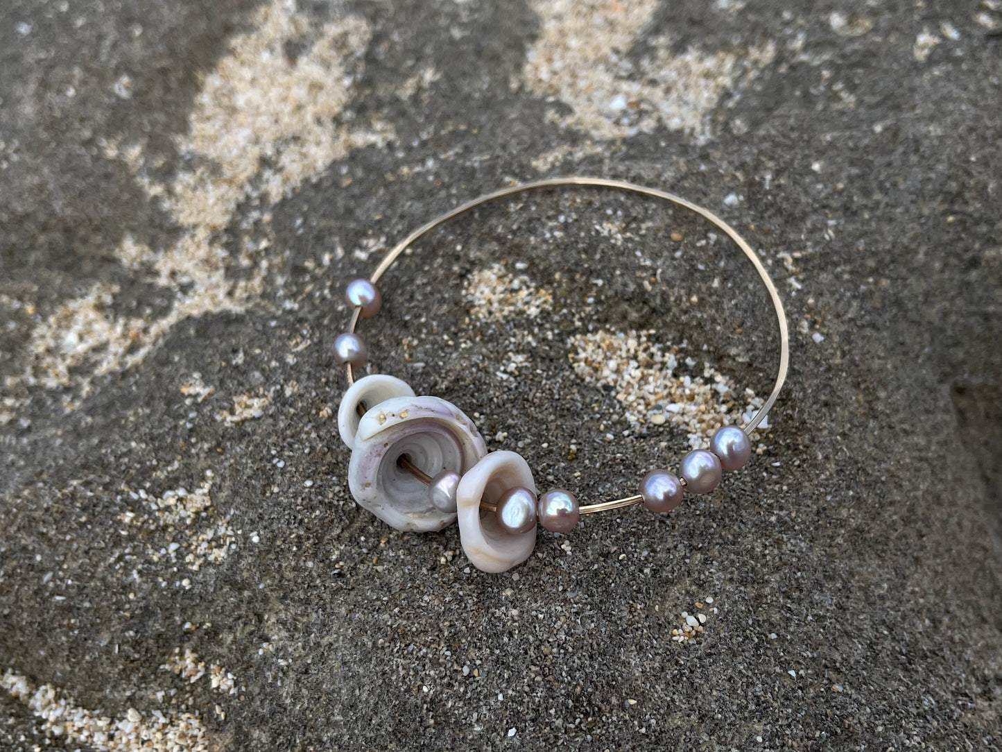 Hawaiian Puka Shell x Pearl Bangle