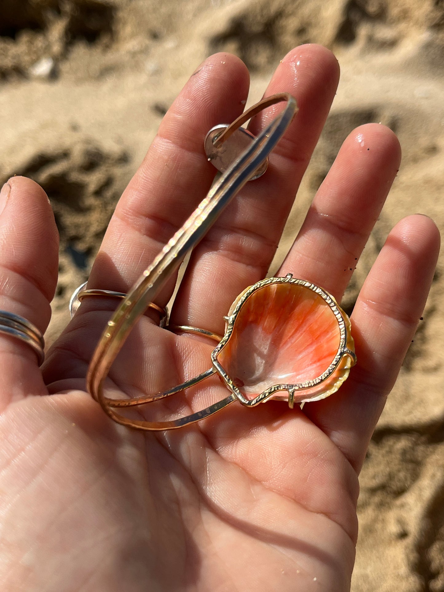 Sunny arm cuff