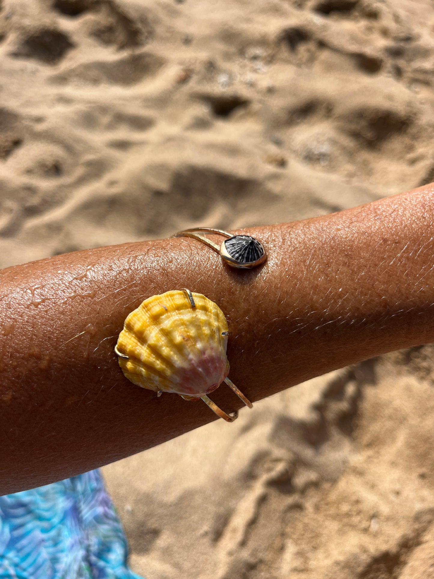 Sunny arm cuff