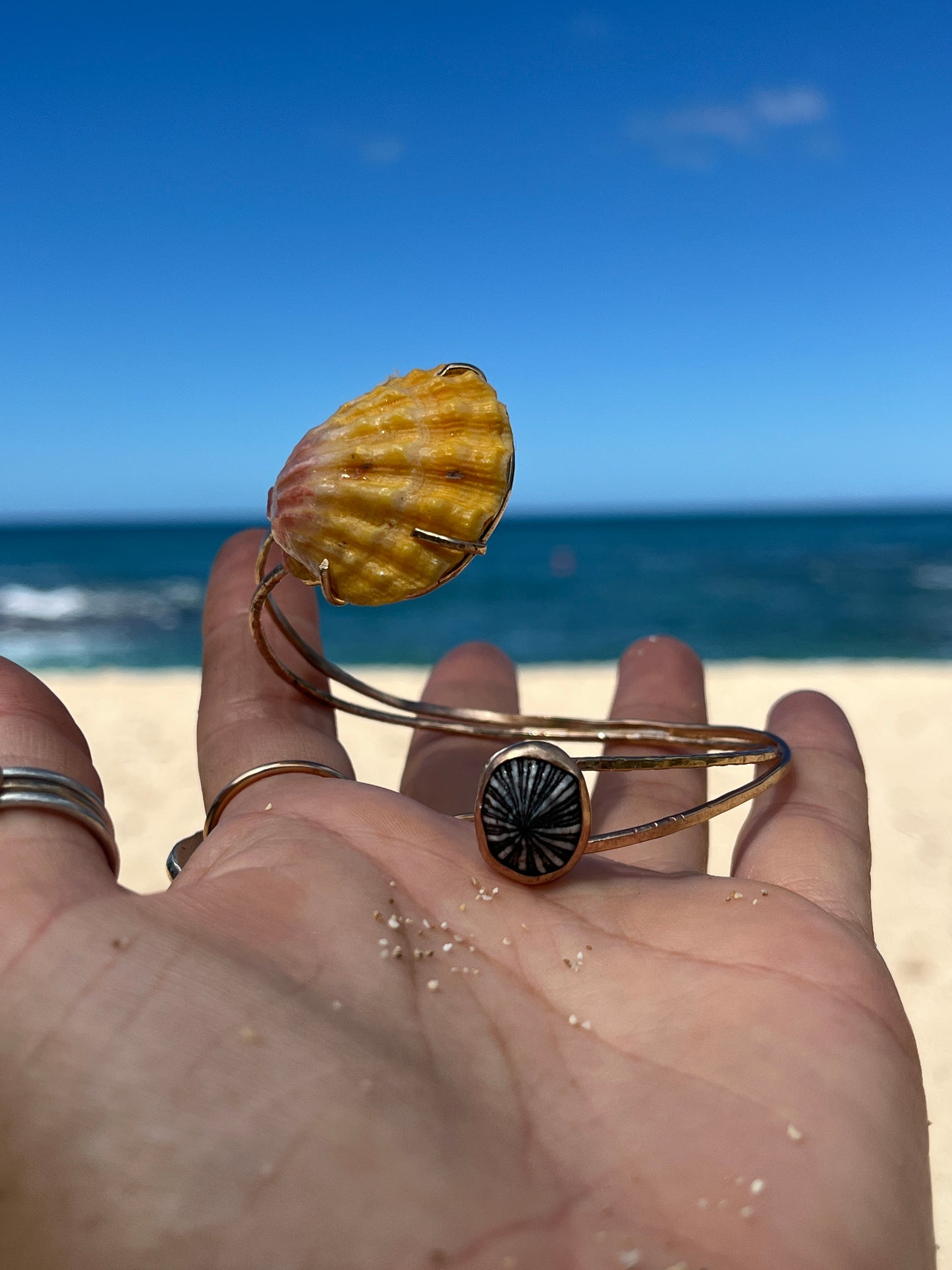 Sunny arm cuff