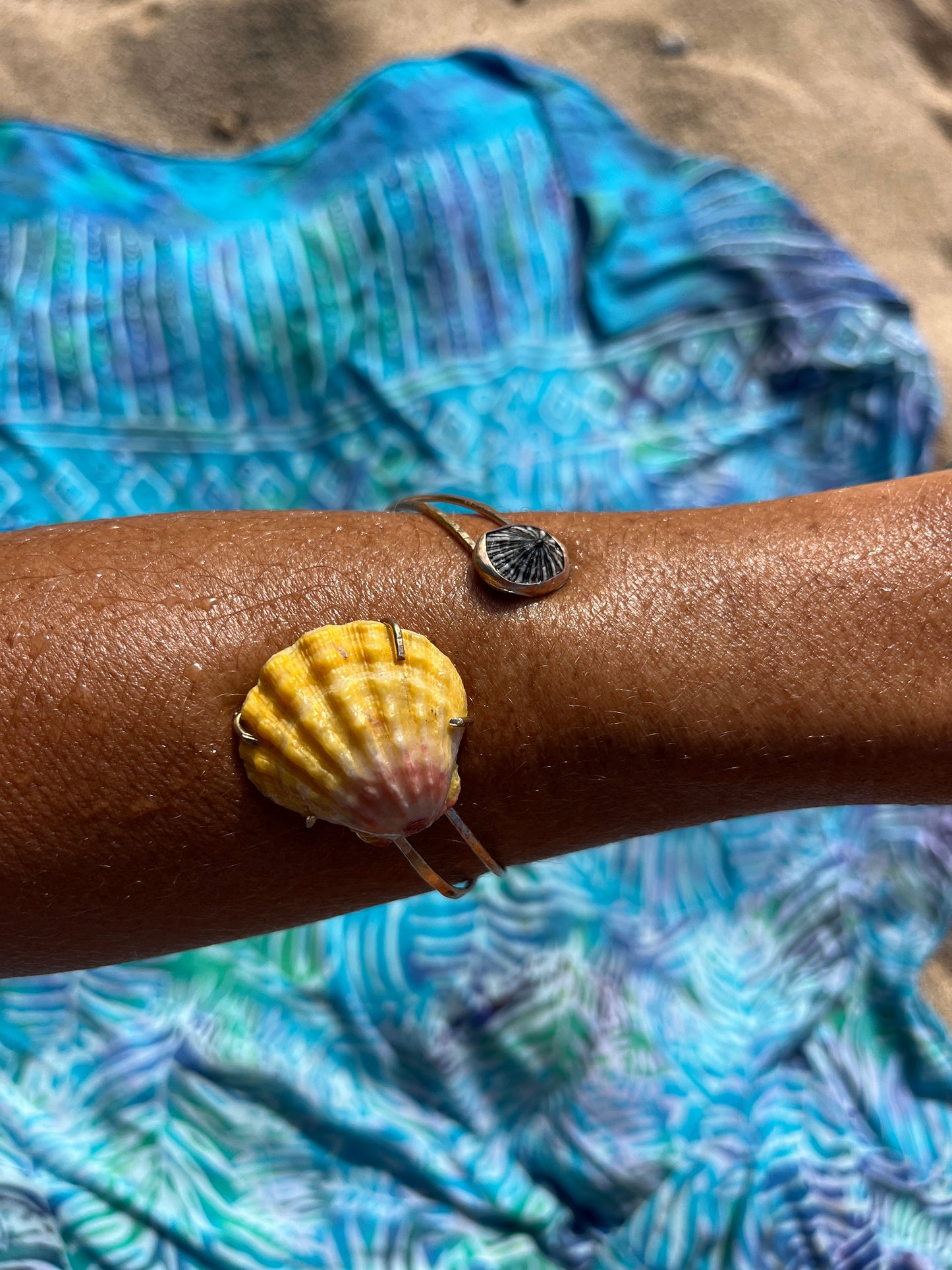 Sunny arm cuff