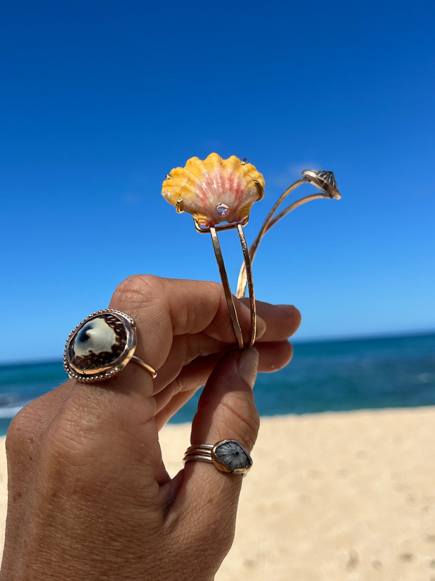 Sunny arm cuff