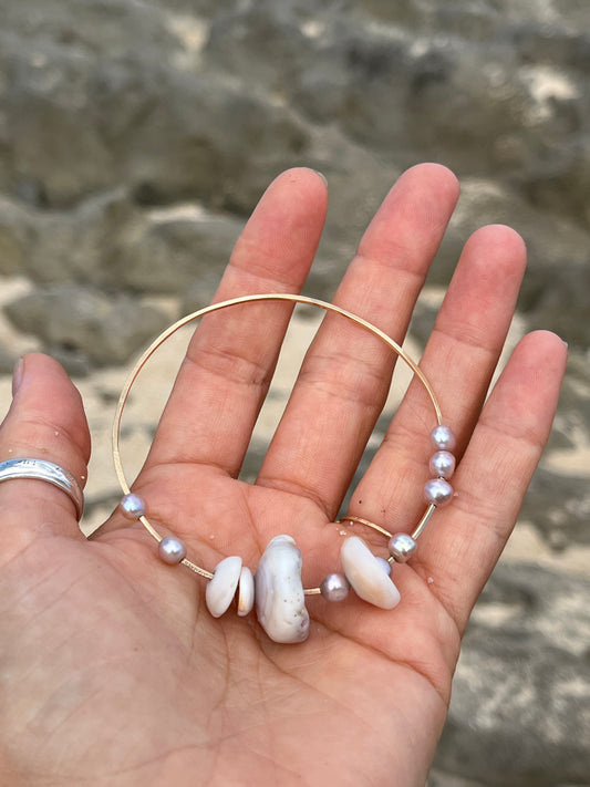 Hawaiian Puka Shell x Pearl Bangle