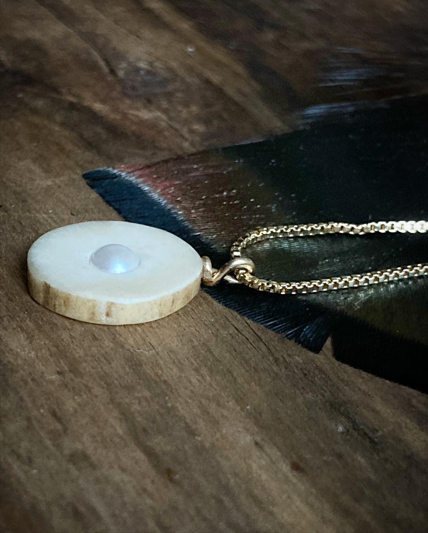 Signature Pearl Inlaid Antler Necklace | Box Chain